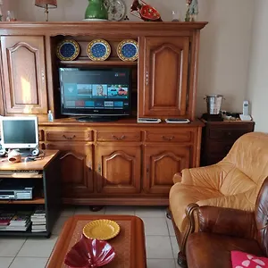 Hébergement de vacances Maison Entière Avec Parking, Garage Et Jardin